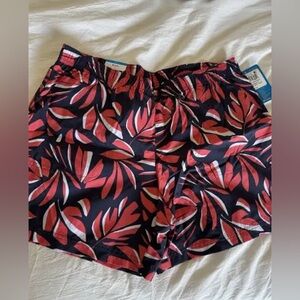 Columbia NWT Navy and Red Leaf Pattern Shorts